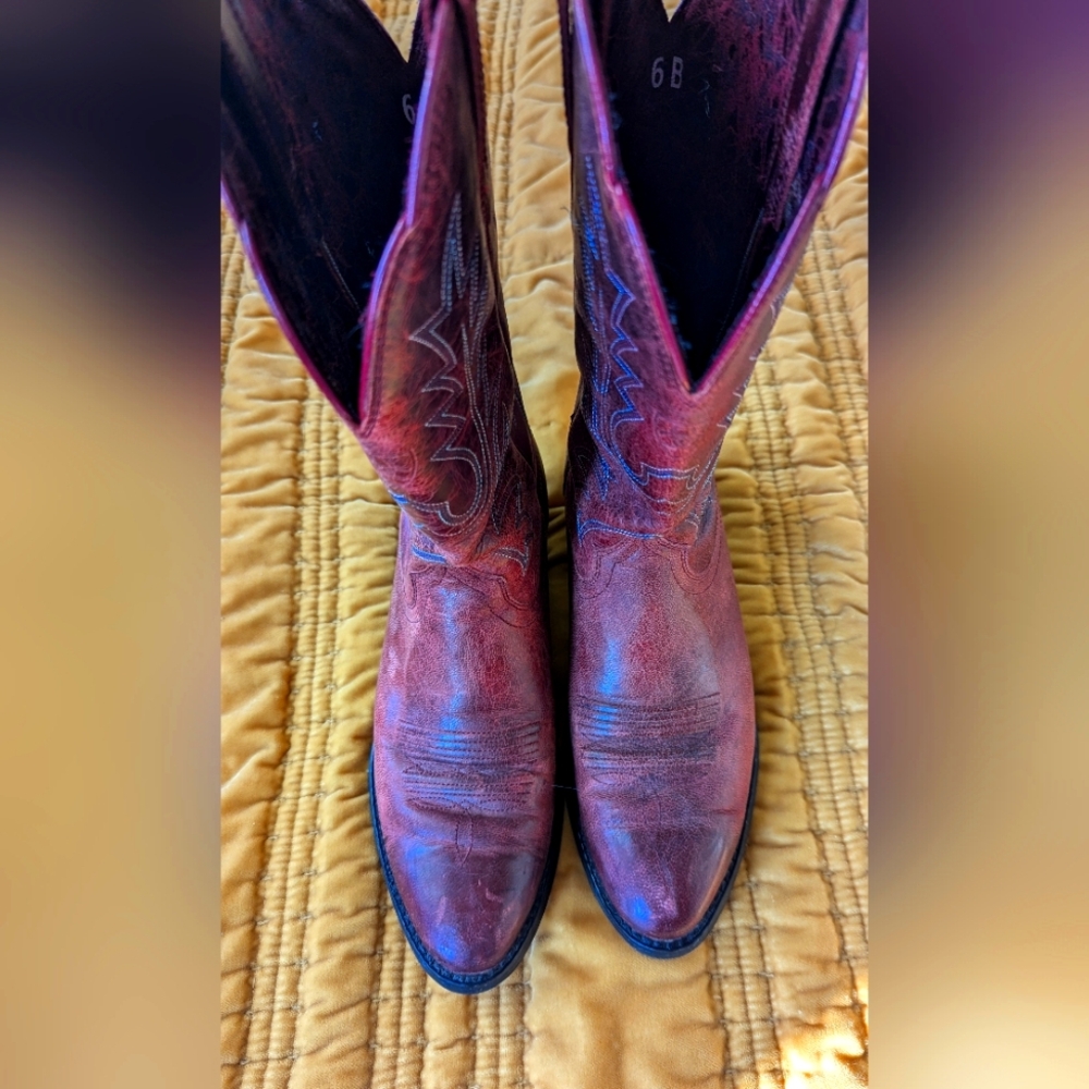 Like New Ariat Cowgirl boots